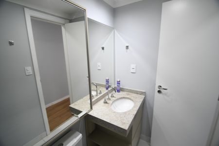 Apartamento à venda com 67m², 2 quartos e 2 vagasBanheiro Social