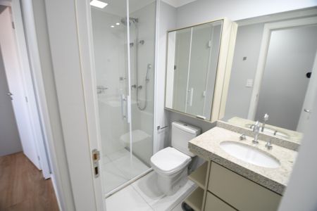 Apartamento à venda com 67m², 2 quartos e 2 vagasBanheiro Social