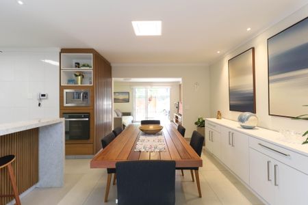 Casa de condomínio para alugar com 350m², 3 quartos e 2 vagas