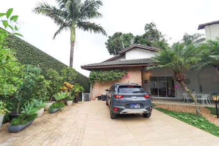 Casa de condomínio para alugar com 350m², 3 quartos e 2 vagas