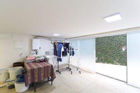 Casa de condomínio para alugar com 350m², 3 quartos e 2 vagas