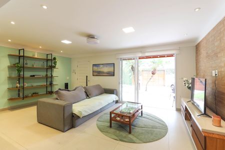 Casa de Condomínio à venda com 3 quartos, 350m² em Jardim Leonor Mendes de Barros, São Paulo