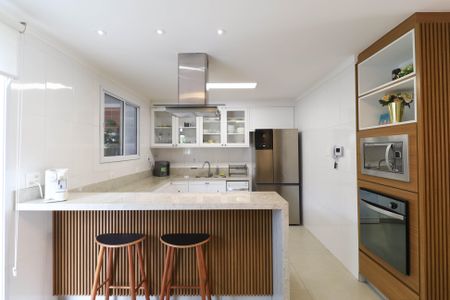 Casa de condomínio para alugar com 350m², 3 quartos e 2 vagas