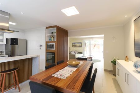 Casa de condomínio para alugar com 350m², 3 quartos e 2 vagas