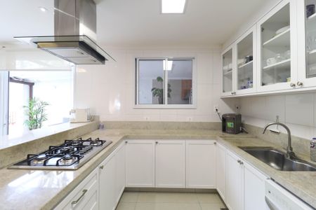 Casa de condomínio para alugar com 350m², 3 quartos e 2 vagas