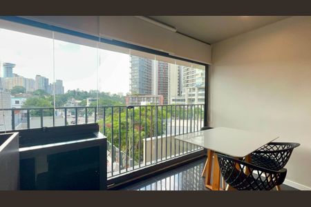 Varanda de kitnet/studio para alugar com 1 quarto, 28m² em Sumaré, São Paulo