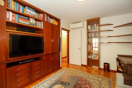 Apartamento para alugar com 220m², 3 quartos e 2 vagas Apartamento para alugar com 220m², 3 quartos e 2 vagasQuarto 2
