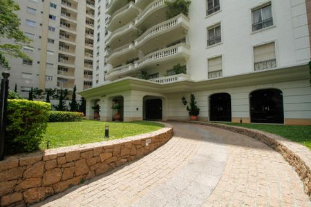 Apartamento para alugar com 220m², 3 quartos e 2 vagas Apartamento para alugar com 220m², 3 quartos e 2 vagasEntrada do Prédio