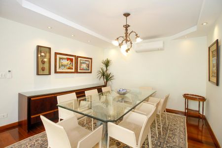 Apartamento para alugar com 220m², 3 quartos e 2 vagas Apartamento para alugar com 220m², 3 quartos e 2 vagasSala de Jantar