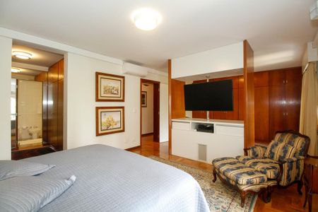 Apartamento para alugar com 220m², 3 quartos e 2 vagas Apartamento para alugar com 220m², 3 quartos e 2 vagasSuíte