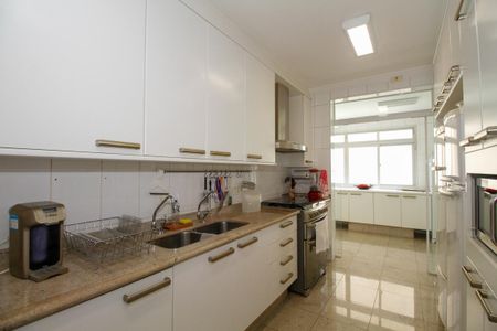 Apartamento para alugar com 220m², 3 quartos e 2 vagas Apartamento para alugar com 220m², 3 quartos e 2 vagasCozinha