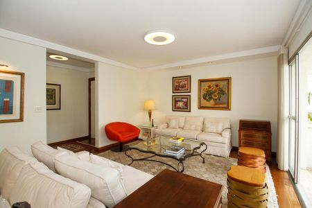 Apartamento para alugar com 220m², 3 quartos e 2 vagas Apartamento para alugar com 220m², 3 quartos e 2 vagasSala de Estar