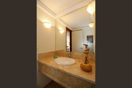 Apartamento para alugar com 220m², 3 quartos e 2 vagas Apartamento para alugar com 220m², 3 quartos e 2 vagasLavabo