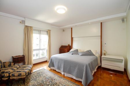 Apartamento para alugar com 220m², 3 quartos e 2 vagas Apartamento para alugar com 220m², 3 quartos e 2 vagasSuíte