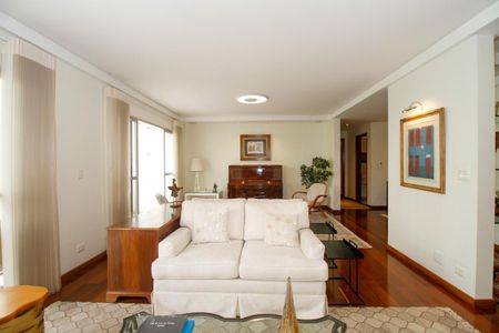 Apartamento para alugar com 220m², 3 quartos e 2 vagas Apartamento para alugar com 220m², 3 quartos e 2 vagasSala de Estar