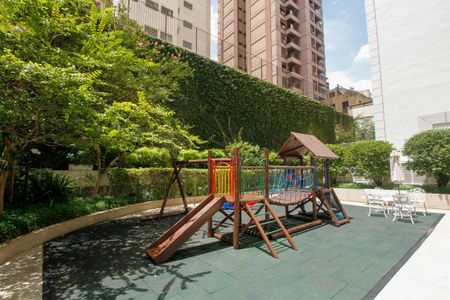 Apartamento para alugar com 220m², 3 quartos e 2 vagas Apartamento para alugar com 220m², 3 quartos e 2 vagasÁrea Comum - Playground