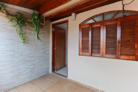 Casa à venda com 150m², 3 quartos e 1 vaga Casa à venda com 150m², 3 quartos e 1 vagaEdícula - Varanda do quarto