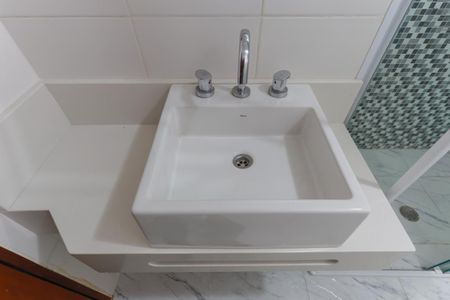 Casa à venda com 150m², 3 quartos e 1 vaga Casa à venda com 150m², 3 quartos e 1 vagaEdícula - Banheiro