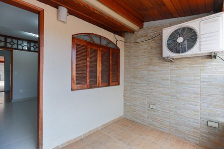 Casa à venda com 150m², 3 quartos e 1 vaga Casa à venda com 150m², 3 quartos e 1 vagaEdícula - Varanda do quarto