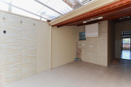 Casa à venda com 150m², 3 quartos e 1 vaga Casa à venda com 150m², 3 quartos e 1 vagaEdícula - Terraço