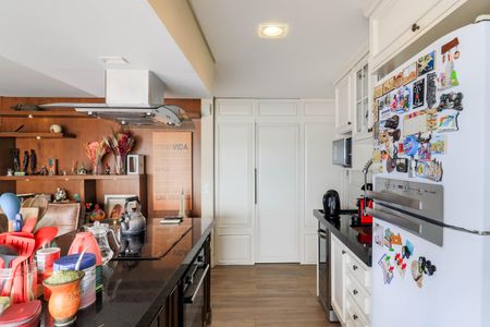 Apartamento à venda com 130m², 3 quartos e 2 vagas Apartamento à venda com 130m², 3 quartos e 2 vagasCozinha