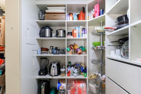 Apartamento à venda com 130m², 3 quartos e 2 vagas Apartamento à venda com 130m², 3 quartos e 2 vagasDespensa