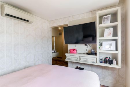 Apartamento à venda com 130m², 3 quartos e 2 vagas Apartamento à venda com 130m², 3 quartos e 2 vagasSuíte