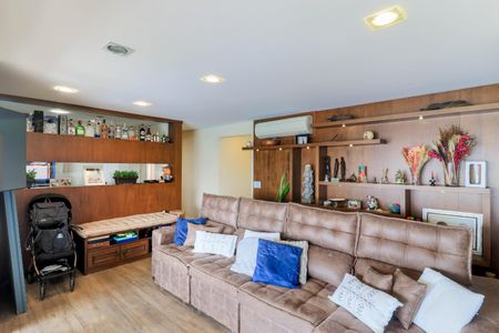 Apartamento à venda com 130m², 3 quartos e 2 vagas Apartamento à venda com 130m², 3 quartos e 2 vagasSala