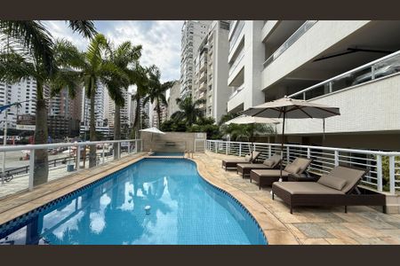 Apartamento para alugar com 120m², 3 quartos e 2 vagasÁrea comum - Piscina