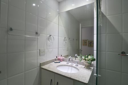 Apartamento para alugar com 120m², 3 quartos e 2 vagasBanheiro Social