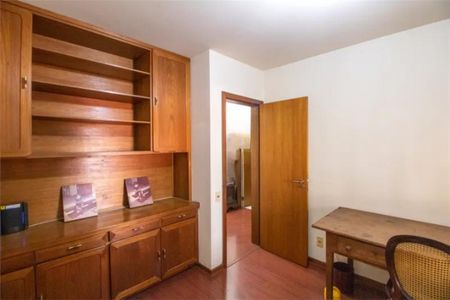 Apartamento à venda com 170m², 4 quartos e 2 vagasQuarto