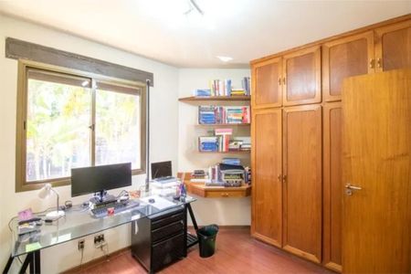Apartamento à venda com 170m², 4 quartos e 2 vagasQuarto