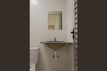 Banheiro de kitnet/studio para alugar com 1 quarto, 22m² em Baeta Neves, São Bernardo do Campo