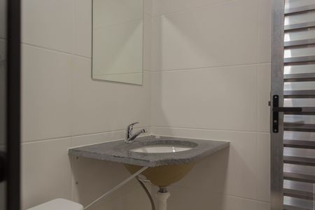 Banheiro de kitnet/studio para alugar com 1 quarto, 22m² em Baeta Neves, São Bernardo do Campo