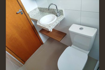 Banheiro de kitnet/studio para alugar com 1 quarto, 30m² em Vila Alpina, São Paulo