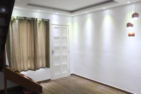 Sala de casa de condomínio para alugar com 2 quartos, 52m² em Centreville, Cotia