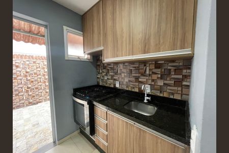 Casa de condomínio para alugar com 52m², 2 quartos e 1 vagaCozinha