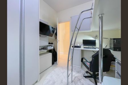 Apartamento à venda com 74m², 2 quartos e 1 vagaQuarto 2