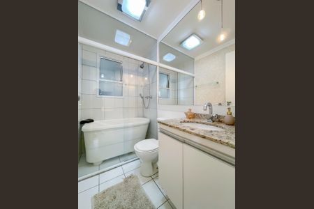 Apartamento à venda com 74m², 2 quartos e 1 vagaBanheiro 2