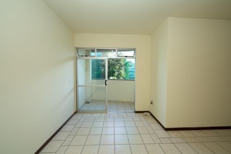 SALA de apartamento para alugar com 3 quartos, 82m² em Padre Eustáquio, Belo Horizonte