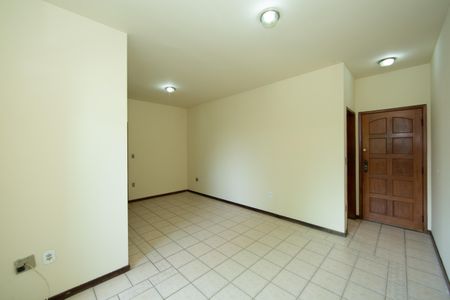 SALA de apartamento para alugar com 3 quartos, 82m² em Padre Eustáquio, Belo Horizonte