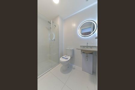 Banheiro de kitnet/studio para alugar com 1 quarto, 28m² em Santo Amaro, São Paulo