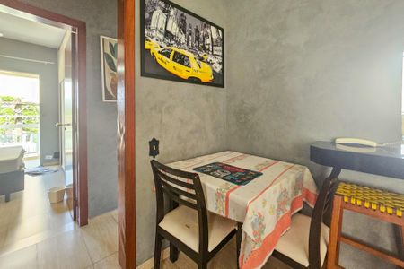 Sala de apartamento para alugar com 2 quartos, 64m² em Parque Enseada, Guarujá