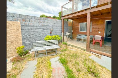 Casa para alugar com 75m², 2 quartos e 2 vagasÁrea externa