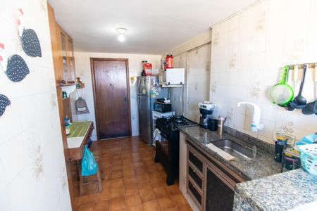 Apartamento à venda com 75m², 2 quartos e 1 vagaCozinha e Área de Serviço