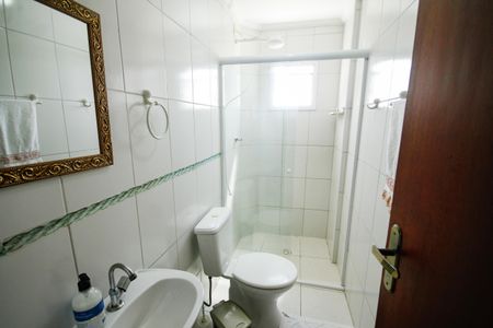 Apartamento para alugar com 69m², 2 quartos e 1 vaga Apartamento para alugar com 69m², 2 quartos e 1 vagaBanheiro da Suíte 1