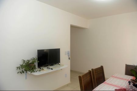 Sala de apartamento para alugar com 2 quartos, 56m² em Vila Bruno, Itaquaquecetuba
