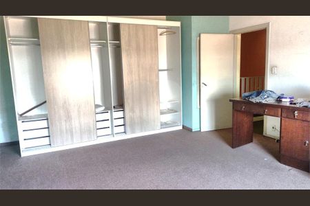 Casa à venda com 3 quartos, 240m² em Vila Guarani (Zona Sul), São Paulo