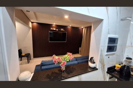 Casa à venda com 2 quartos, 180m² em Vila Luzita, Santo André