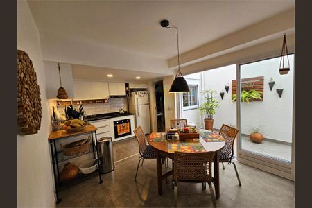 Casa à venda com 3 quartos, 116m² em Chácara Monte Alegre, São Paulo